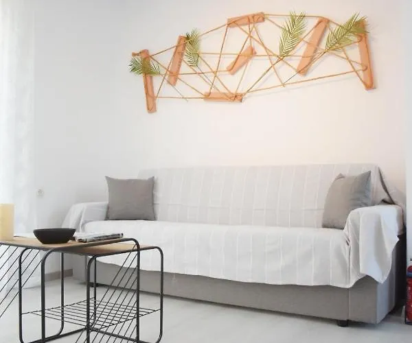 Anemoss Saranti Apartmán *